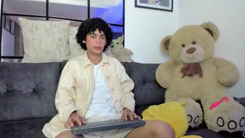 Snapshot of _jaay77 chatting on 01/15/25, 02:49 Jay online show from 01/15/25, 02:49