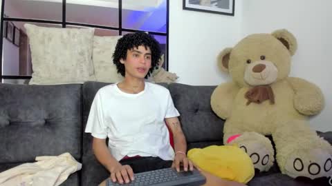 Snapshot of _jaay77 chatting on 01/15/25, 05:50 Jay online show from 01/15/25, 05:50