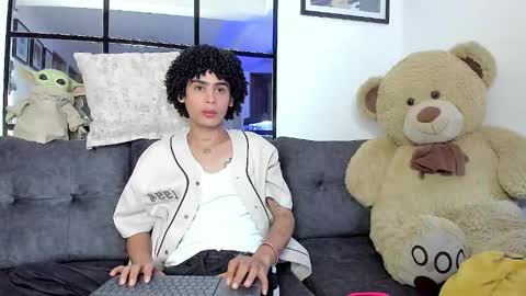 Snapshot of _jaay77 chatting on 01/16/25, 01:37 Jay online show from 01/16/25, 01:37