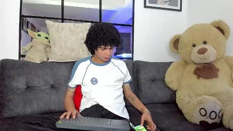 Snapshot of _jaay77 chatting on 01/16/25, 08:14 Jay online show from 01/16/25, 08:14