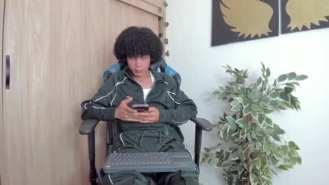 Snapshot of _jaay77 chatting on 01/22/25, 09:54 Jay online show from 01/22/25, 09:54