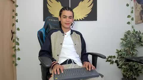 Snapshot of _jaay77 chatting on 01/29/25, 07:32 Jay online show from 01/29/25, 07:32