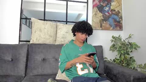 Snapshot of _jaay77 chatting on 02/14/25, 08:15 Jay online show from 02/14/25, 08:15