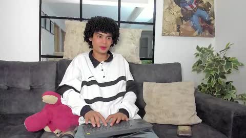 Snapshot of _jaay77 chatting on 02/15/25, 09:48 Jay online show from 02/15/25, 09:48