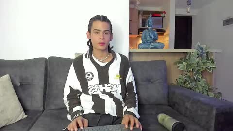 Snapshot of _jaay77 chatting on 02/19/25, 11:25 Jay online show from 02/19/25, 11:25