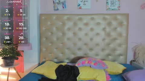 J A D E online show from 11/04/25, 12:15