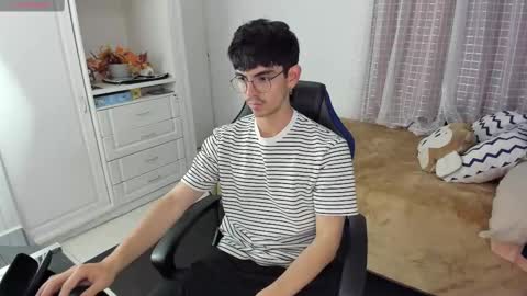 Snapshot of _jamesboy chatting on 02/23/25, 02:18 James online show from 02/23/25, 02:18