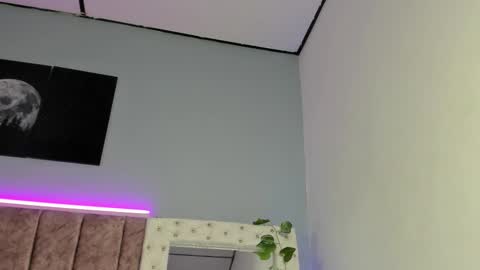 Jasmine online show from 11/08/25, 01:44