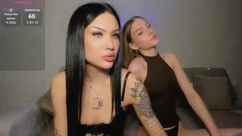 Jess blond and Leila brunette online show from 03/22/26, 09:45