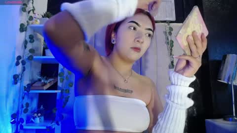 Mia online show from 01/31/25, 01:02