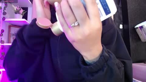 Mia online show from 02/12/25, 12:55