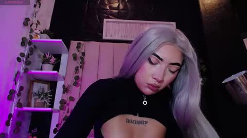 Mia online show from 02/12/25, 05:37