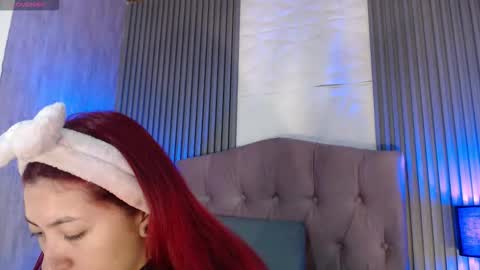 Mia online show from 12/16/25, 02:22