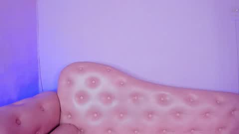 Snapshot of _julisweet_ chatting on 11/13/25, 12:15 _julisweet_ online show from 11/13/25, 12:15