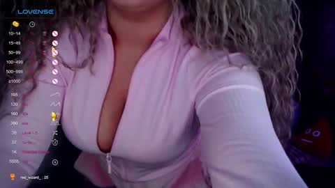 _just_a_queen_3 online show from 02/12/25, 05:58