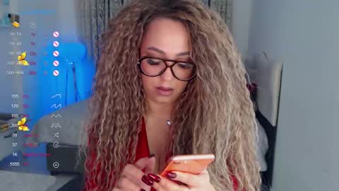 _just_a_queen_3 online show from 12/16/25, 09:03