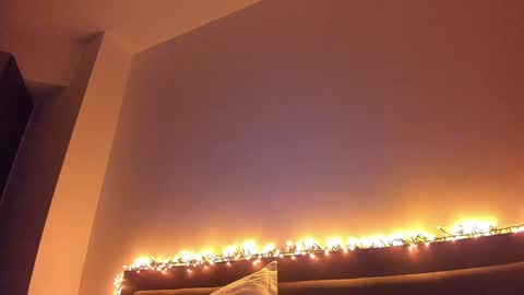 _just_a_simple_girl online show from 01/10/25, 03:58