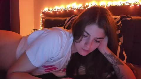 _just_a_simple_girl online show from 01/11/25, 03:09