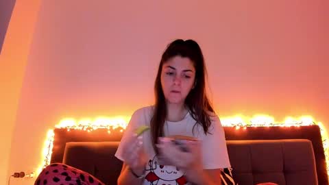 _just_a_simple_girl online show from 01/22/25, 09:02