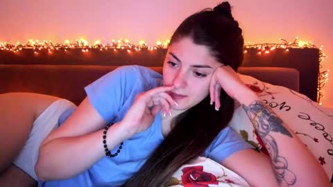 _just_a_simple_girl online show from 02/26/25, 12:25