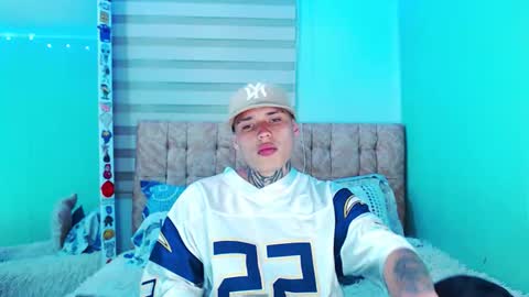 mod online show from 12/21/25, 01:57