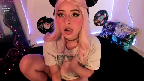 Snapshot of _karine01 chatting on 01/23/25, 04:19 _karine01 online show from 01/23/25, 04:19