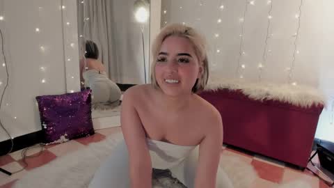 Snapshot of _karine01 chatting on 09/09/25, 04:12 _karine01 online show from 09/09/25, 04:12