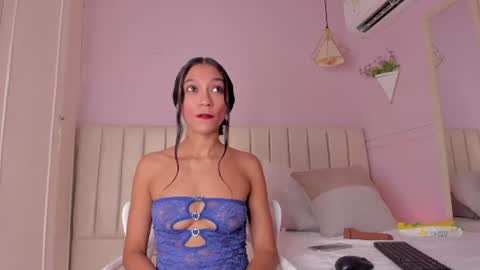 Snapshot of _karol_18 chatting on 06/30/26, 11:33 karol online show from 06/30/26, 11:33