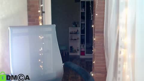 Snapshot of _karolina chatting on 01/12/25, 06:27 karolina online show from 01/12/25, 06:27