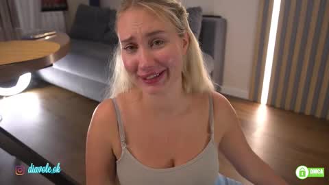 Snapshot of _kateline_ chatting on 11/07/25, 01:55 Kate online show from 11/07/25, 01:55