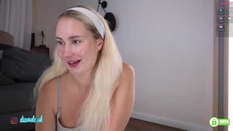 Snapshot of _kateline_ chatting on 11/10/25, 04:28 Kate online show from 11/10/25, 04:28