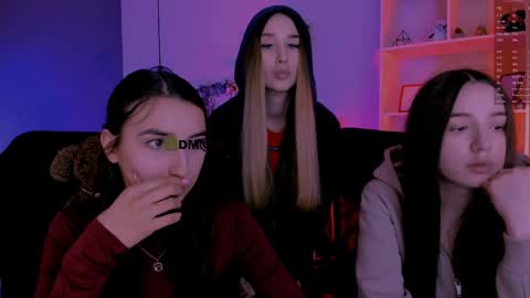 _kellykitten_ online show from 04/10/26, 09:03