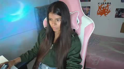 Snapshot of _kendall_jones chatting on 01/13/25, 01:34 _kendall_jones online show from 01/13/25, 01:34