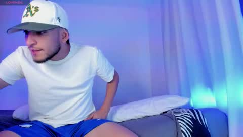    online show from 12/04/25, 06:23