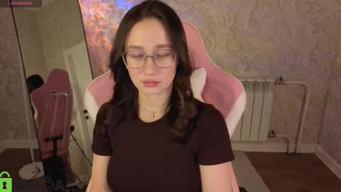 Kiki online show from 02/15/26, 07:51