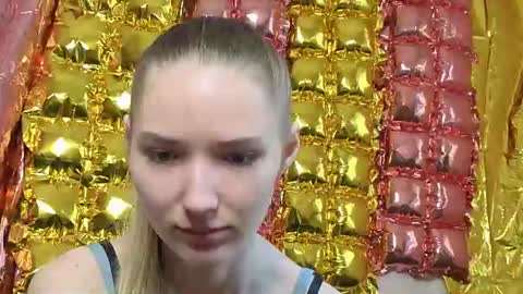 _kikiclark_ online show from 06/15/26, 08:38