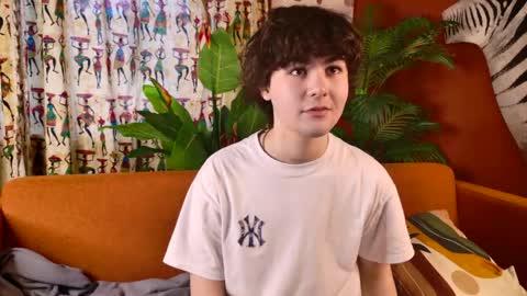 Snapshot of _killua_freecss chatting on 04/16/26, 02:40 killua online show from 04/16/26, 02:40