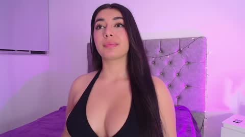 _kimtorres_ online show from 01/31/25, 11:56