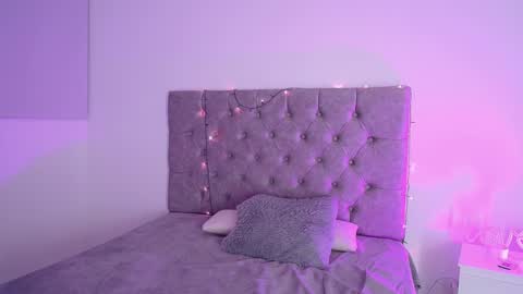 _kimtorres_ online show from 02/08/25, 12:28