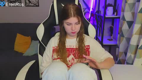 Snapshot of _kirieshka chatting on 12/08/24, 02:09 Molly Emily online show from 12/08/24, 02:09