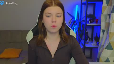 Snapshot of _kirieshka chatting on 01/12/25, 06:16 Molly Emily online show from 01/12/25, 06:16