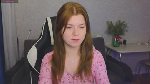 Snapshot of _kirieshka chatting on 12/17/25, 11:11 Molly Emily online show from 12/17/25, 11:11