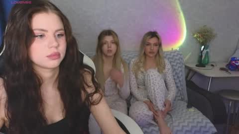 Molly   Emily online show from 04/28/26, 05:51