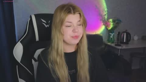 Molly   Emily online show from 05/05/26, 02:08
