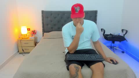 your favorite girl online show from 12/22/24, 03:22