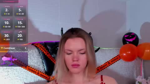 Snapshot of _kittymoore chatting on 10/27/25, 02:21 Kitty - online show from 10/27/25, 02:21