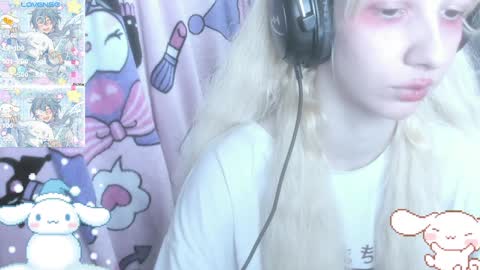 Snapshot of _kuroneeko_ chatting on 12/25/24, 07:02 kuro online show from 12/25/24, 07:02