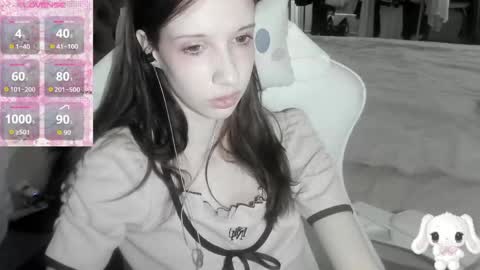  kuro  online show from 04/14/26, 07:58