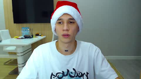 Snapshot of _kurt chatting on 12/25/24, 09:33 Kurt online show from 12/25/24, 09:33