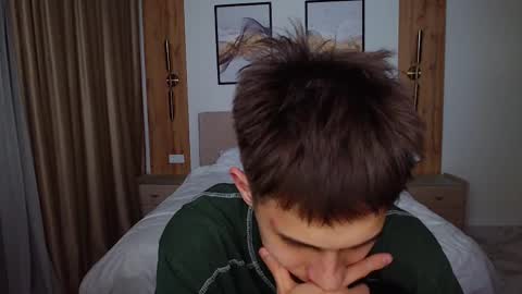 Snapshot of _kurt chatting on 02/15/25, 09:04 Kurt online show from 02/15/25, 09:04